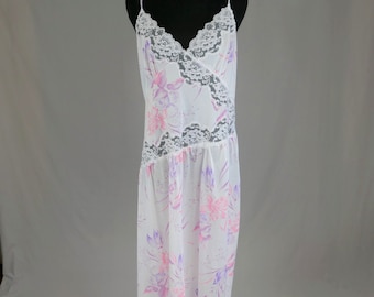 80s Long Pastel Floral Nightgown - White with Pink and Purple - Lace Trim Long Slit - Perfectform - Vintage 1980s - XL XXL