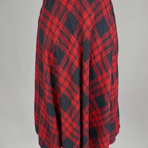 40s 50s Full Plaid Skirt 26 waist Red and Black Pintuck Detail Vintage 1940s 1950s image 5