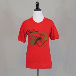 80s Graphic Tee 1985 Panama Toucan T-shirt Red Green Black Vintage 1980s Tourist Top S image 2