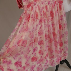 50s Pink Roses Dress As Is w/ Damage, needs new zipper, project Full Skirt, Floral Print Vintage 1950s S image 3