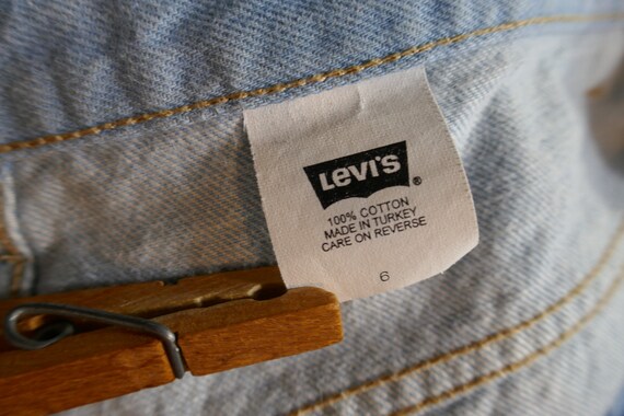 90s Y2K Levi's Jean Shorts - 29" waist - Light Bl… - image 8