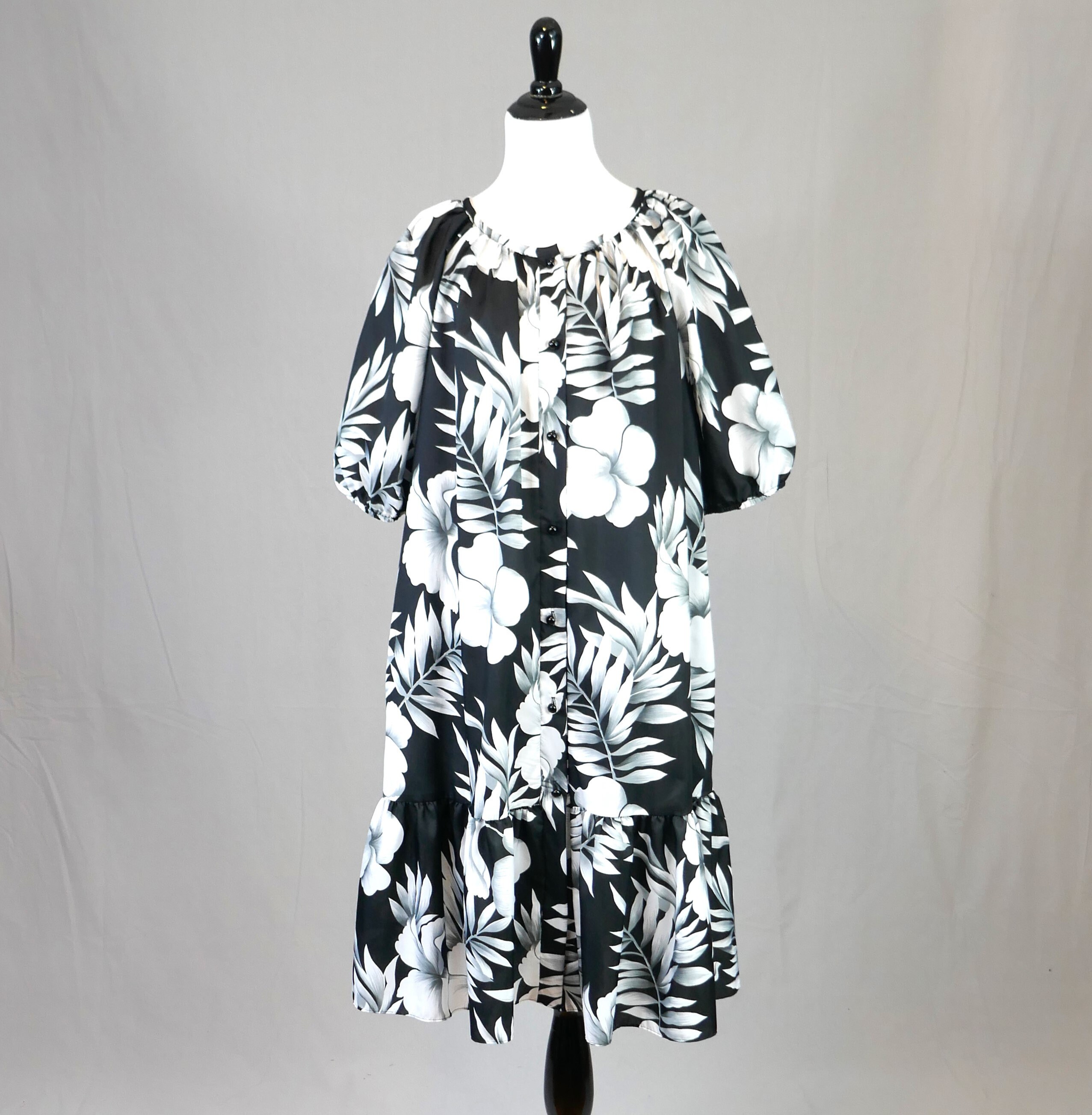 80s Hawaiian Dress - Black Muumuu W/ White and Gray Flowers - Hilo