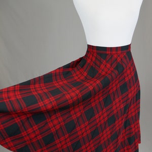 40s 50s Full Plaid Skirt 26 waist Red and Black Pintuck Detail Vintage 1940s 1950s image 3