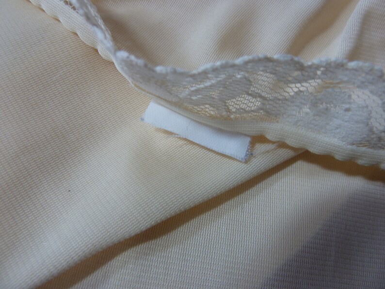 Full Dress Slip 38 Lace Trim 70s Beige Slip Vintage 1970s