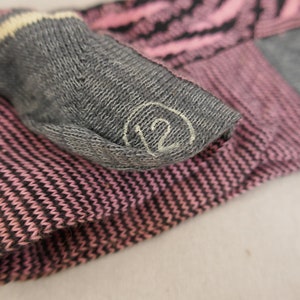 Men's Vintage Roxy Socks NOS NWT New Unworn Deadstock Pink Black and Gray Soft Spun Cotton Mid-Century Hosiery image 6