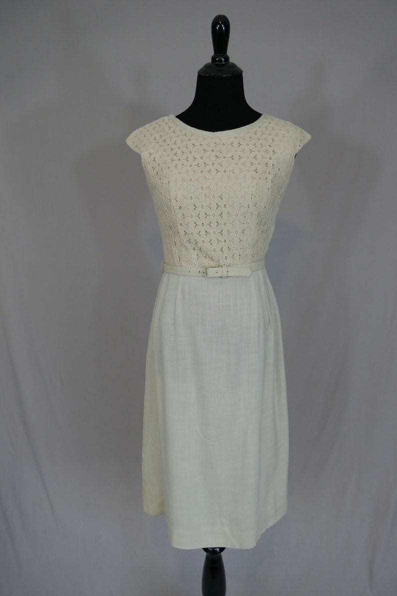 50s 60s Dress Pale Tannish Gray Linen Look w/ Lace Bodice Louisa Alcott Vintage 1950s 1960s M image 2