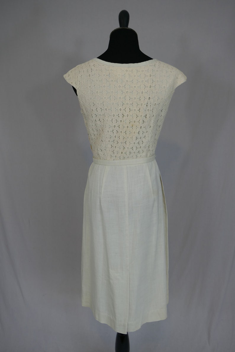 50s 60s Dress Pale Tannish Gray Linen Look w/ Lace Bodice Louisa Alcott Vintage 1950s 1960s M image 6