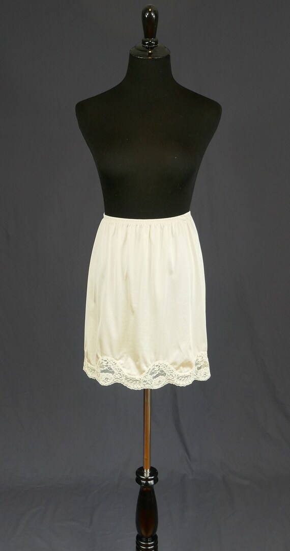 80s Short Skirt Slip Pale Beige Half Slip Lace Tr… Gem