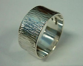 Anello a fascia larga in argento sterling martellato - Anello rustico, gioielli fatti a mano
