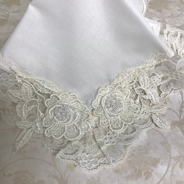 Ivory wedding hankies. Bridal hanky. Mother of bride hankies. Handkerchief.