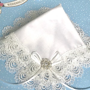 White bridal hankie with Venice lace edge.  Wedding hankies. White bridal hankies. Handkerchief.