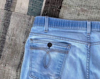 Light Wash 70s Levis, Waist 38"
