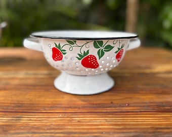 Vintage Strawberry Strainer, Strawberry Colander, 1983, Vintage Housewarming Gift