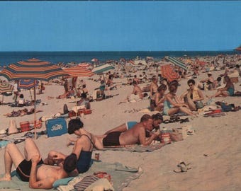 Vintage Beach Scene Postcards: Sun, Sand, Blue Water (800 Lot)