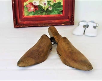 Vintage Wooden Shoe Trees/Shoe Lasts/Shoe Shop Window Display/Shoes/Boots(Ref1976C)