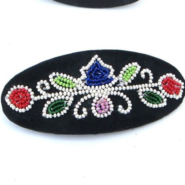 barrette perlée de conception florale noire de style algonquin vintage, accessoires de cheveux amérindiens, barrette artisanale faite à la main, design tribal