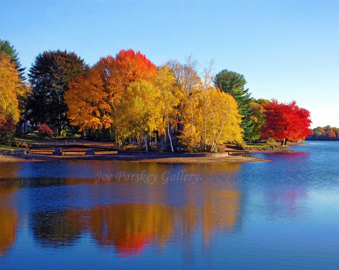 Peak Color, Woodridge Lake wood Pond West Hartford, CT, Autumn Foliage