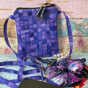 Handmade Small Crossbody Cell Phone Pouch with Shoulder Strap, Zip Top Fall Fabric Crossbody Cellphone Bag for Women with Cross Body Strap
