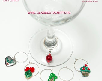 Christmas wine glasses identifiers 6 pieces (Quantity on requests) only 1 in stock  © - Copyright MarianArtCréations 2023 -2024