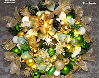 Christmas wreaths  24 in  and battery light.  Couronne de Noël 24 pouces