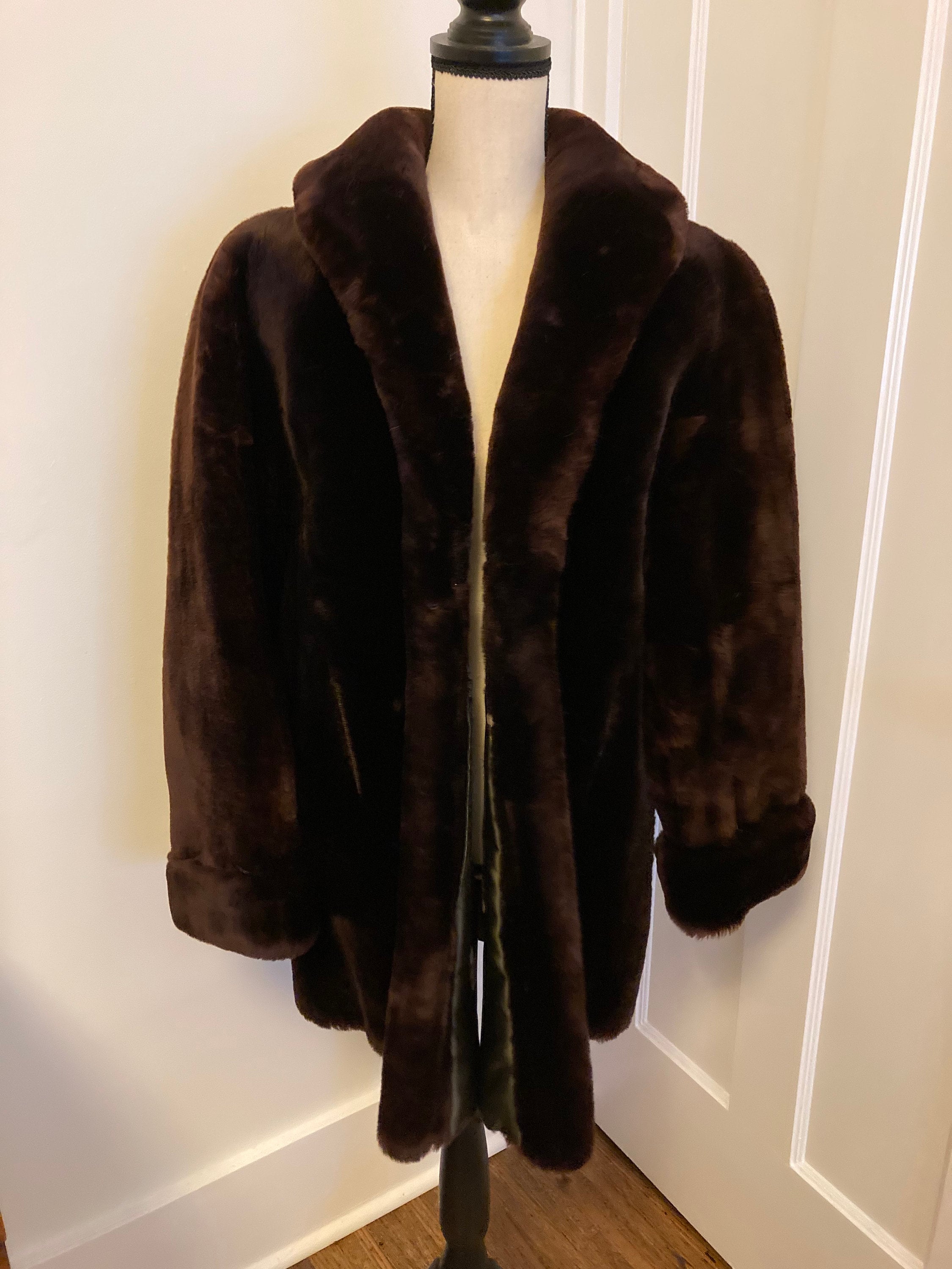 épine sheep mouton coat⭐️ épine sheep mouton coat Vintage Authentic Mouton Sheep Skin