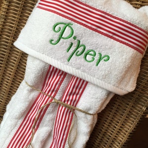 Asciugamano con cappuccio Natale fatto a mano personalizzati asciugamano bambino e bambino immagine 1