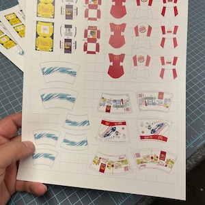 Niepocięte miniaturowe arkusze z fast foodami, wstępnie wydrukowane: Szablony miniaturowych pudełek, stwórz je sam