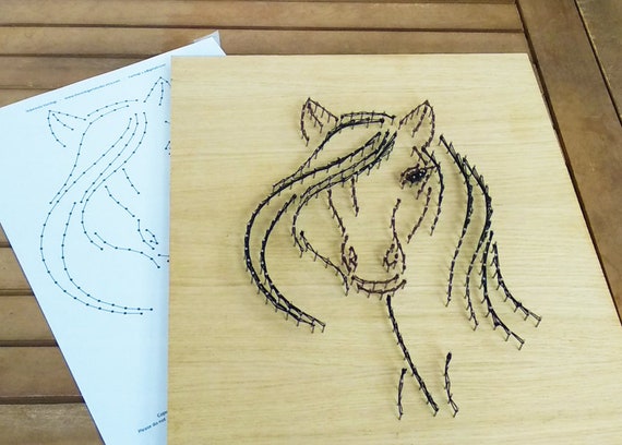 芸術品 釘と糸で作ったアート 馬 ストリングアートの馬 - Etsy 日本