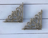 Fleur De Lis corner bracket