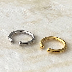 Boucles d'oreilles Blythe, boucles d'oreilles sans piercing, boucles d'oreilles en or, boucles d'oreilles en argent, petites boucles d'oreilles, manchette en or, manchette en argent.