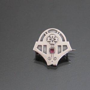 Antique HERMANN BEAENDLE Jugendstil Brooch. Clover, Luck, Repousse, Ruby. Silver 800. Vintage