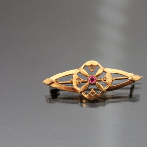 Antique Jugendstil Brooch. False Ruby, Yellow Gold Plate, Art Nouveau, Arts And Crafts Pin.
