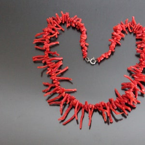 Red Necklace, Branch Mediterranean Coral. 1970&#39;s Vintage.
