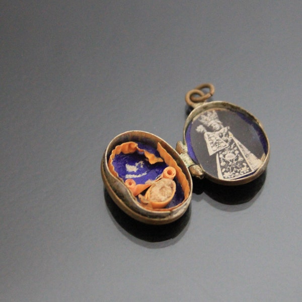 Reliquary Nun's Work Victorian Antique Catholic  Relic Locket.