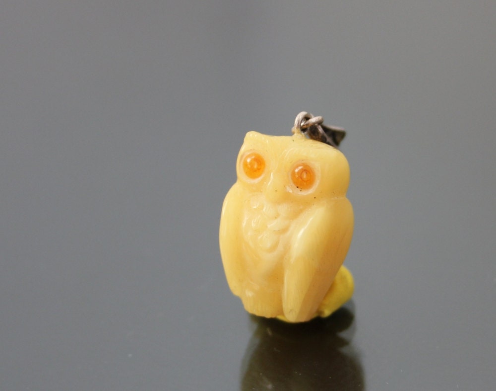Vintage Hand Carved Owl Butterscotch Baltic Amber Silver 925 Sterling. Vintage Natural Amber
