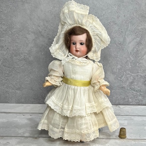 A schoenau & hoffmeister princess elizabeth bisque socket head doll