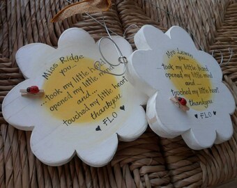 Teacher gifts, a lovely wooden daisy shape with a personalised quote for your favourite teacher. Teachers plant the seeds of knowledge