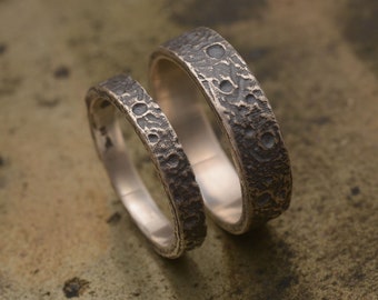 Celestial Wedding Band Set, Sterling Silver Moon Surface Rings, Moon Crater inpired Jewelry, 3mm and 5.5mm wide, BE237