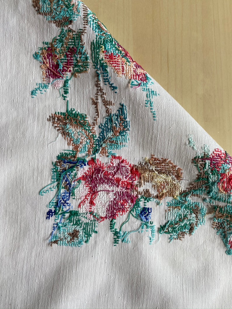 Vintage tablecloth with embroidery vintage 1940s Etsy
