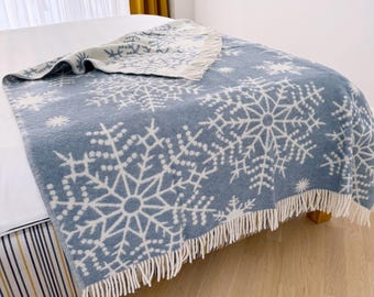 Thick New Zealand Wool Blanket, Snowflake Plaid Throw, Fringed, Reversible