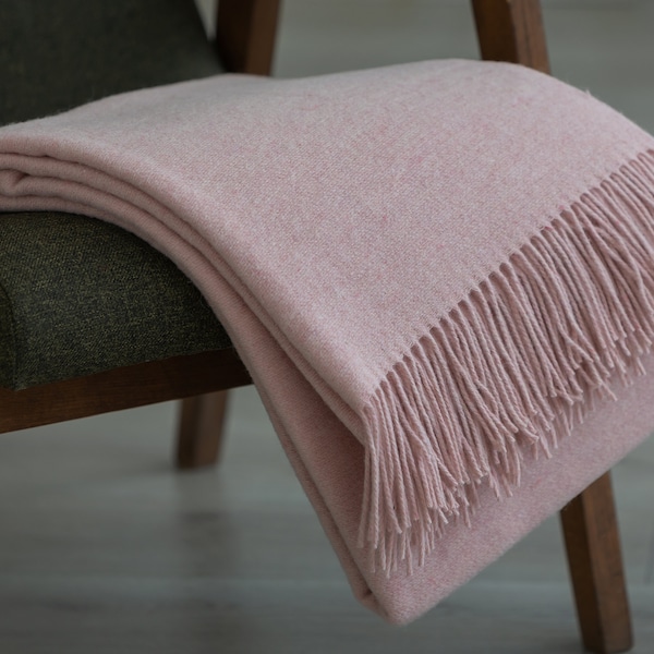 Rose Pink Soft Merino Wool Solid plain Pattern Large Armchair Sofa cute blanket Throw with fringes New Baby Girl Blanket Gift 140x200 cm
