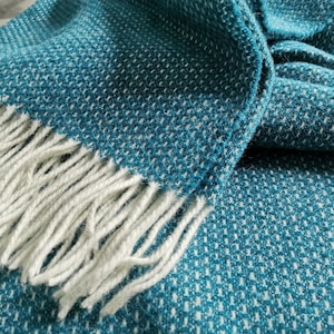 Manta de lana merino azul aguamarina con textura de punto pequeño, cálida hasta la rodilla, con flecos, acogedora manta a rayas de 140 x 200 cm