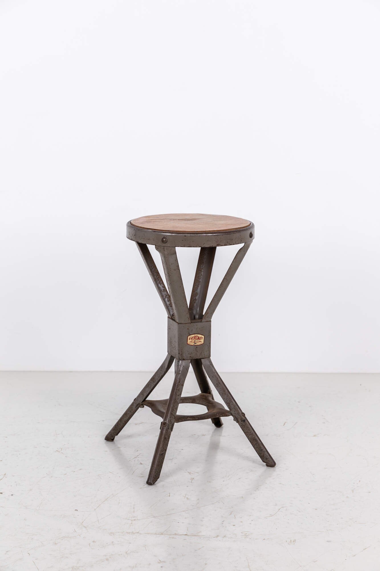 Evertaut stool 2024