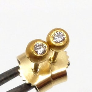 Orecchini a bottone con diamanti realizzati in oro fino riciclato, orecchini in oro con diamanti, regalo di gioielli per lui e per lei, orecchini singoli o coppia
