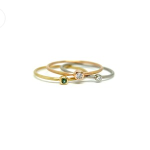 Dünner Weißgoldring mit blauem Saphir, Verlobungsring oder Vorsteckring mit Edelstein, dezentes Geschenk für Frauen, Goldschmiede Schmuck Bild 5