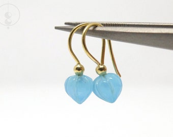 Small earrings in 18K gold with engraved chalcedony pendants, gold earrings with light blue gemstone bulbs, goldsmith's jewelry Berlin