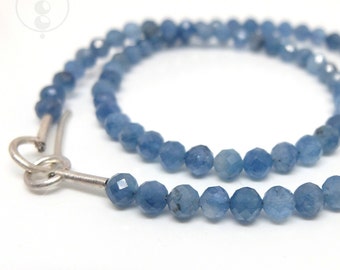 Aquamarin Kette mit facettierten 5mm Perlen und handgefertigtem Hakenverschluss aus Silber, mittelblaues Aquamarin Collier mit 42,5cm Länge