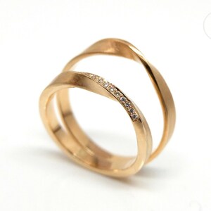 Möbius 14K rose gold wedding rings with diamonds, handmade wedding rings with twist, individual rings by goldsmith Katrin Detmers image 8