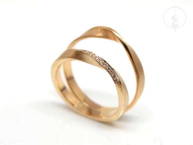 Möbius 14K rose gold wedding rings with diamonds, handmade wedding rings with twist, individual rings by goldsmith Katrin Detmers image 8
