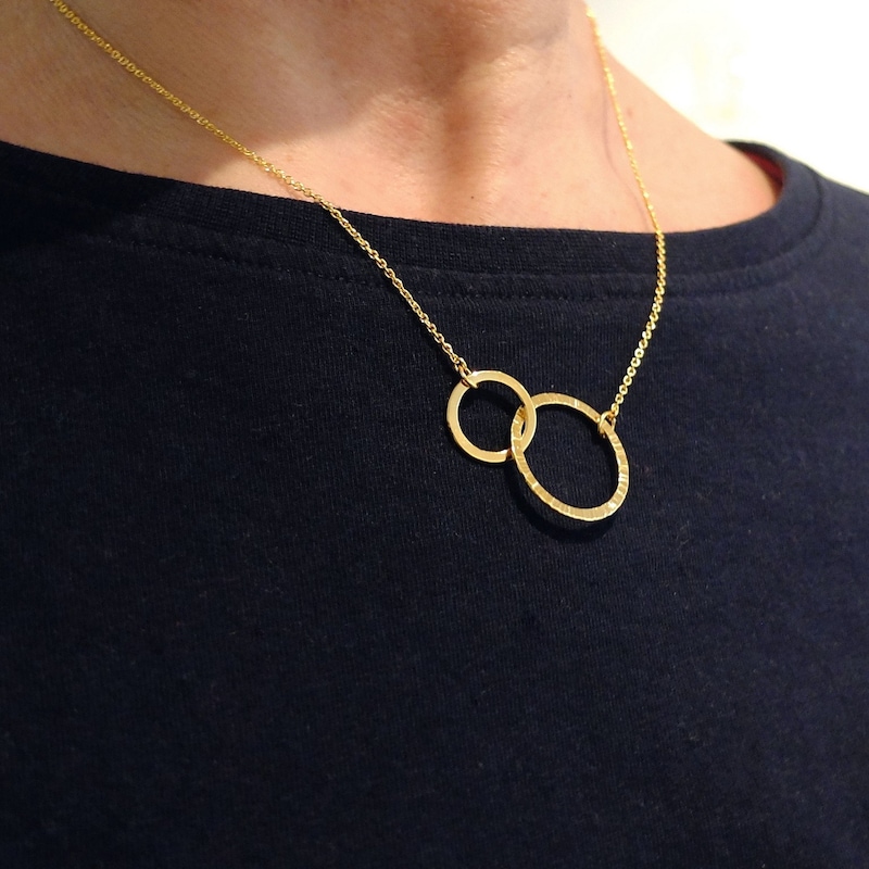 Kette Mit Zwei Ringen Ineinander